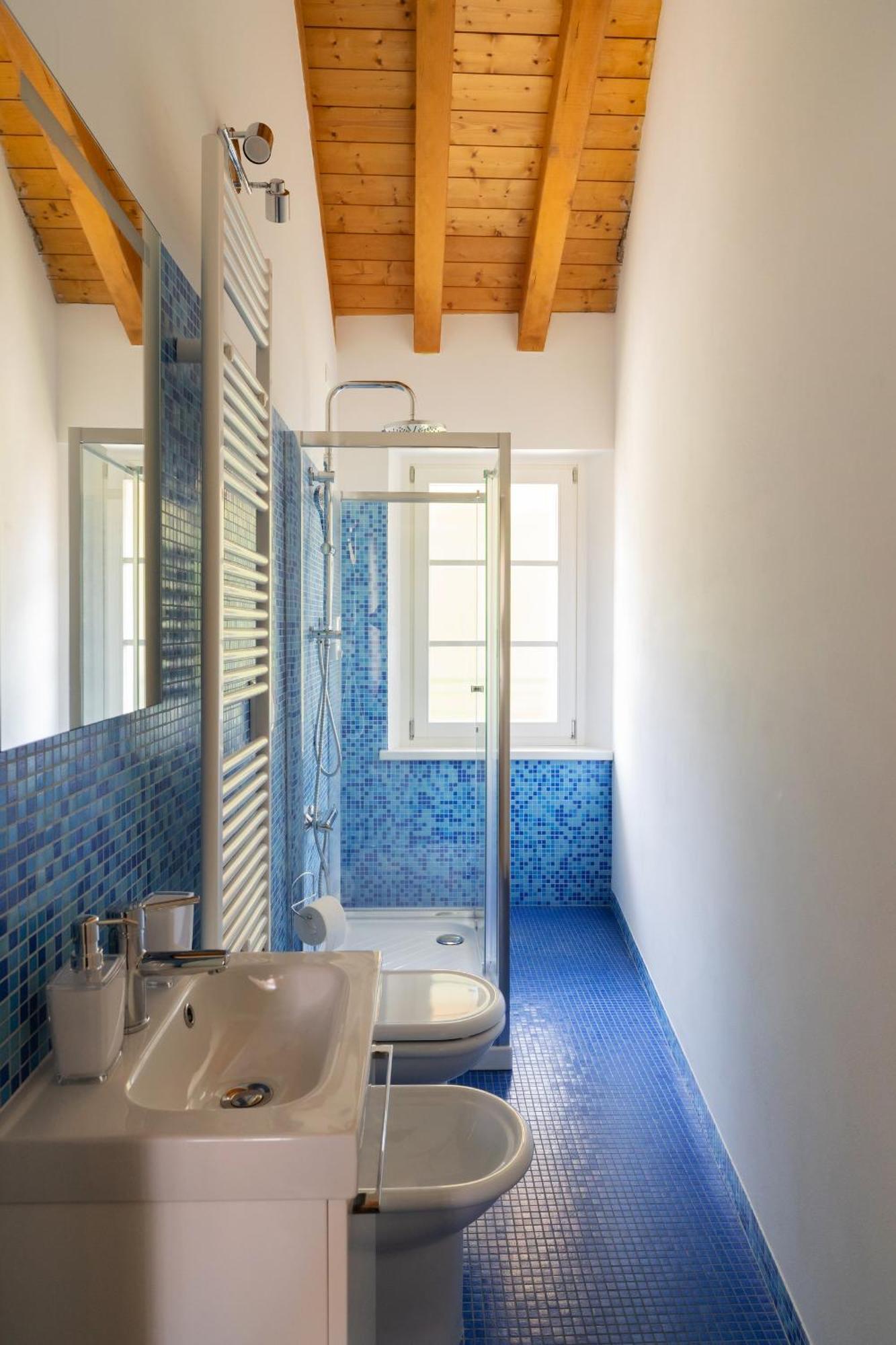 Double Private Parking, 2 Bedrooms & 2 Bathrooms - Elegant Apartment In Old Town ウーディネ エクステリア 写真